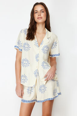 Trendyolmilla Ekru-Lacivert Gunes Desenli Viskon Sortlu Dokuma Pijama Tak?m? THMSS24PT00009  фото 9