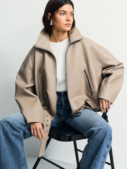 Куртка-бомбер из искусственной кожи с ремнем / Zarina  фото 2