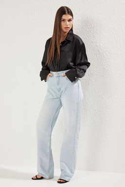 TRENDYOLMILLA Mavi Soluk Efekt Vintage Dusuk Bel Wide Leg Jeans TWOSS24JE00032