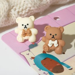 Серьги пластик Мишка с бантиком, цвет бело-коричневый в серебре - Qf фото 2