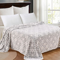 Плед/покрывало 180х200см "Царевна", велсофт "Bamboo" набивной, полиэстер 100%, плотность 260г/м2, упаковка: 18х33см пояс бумажный, "Домашняя мода" (Россия)