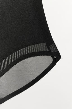 BRAGUITA CINTURA ANCHA CON POLIAMIDA / Negro - Zara фото 7