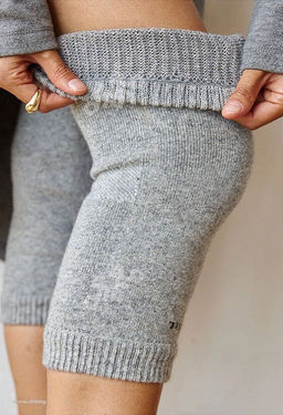 Наколенники длинные из монгольской шерсти (арт. 03106) применяются при различных заболеваниях