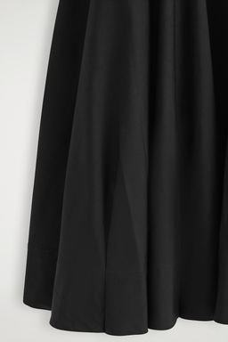 VESTIDO EVAS? DE ALGOD?N CON CUELLO BARCO