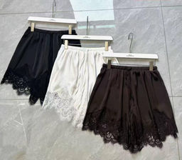 Шорты с кружевом