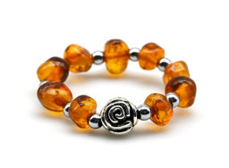 Кольцо из янтаря антистресс мятый шарик 4-5мм цв.коньячный Радуга камня