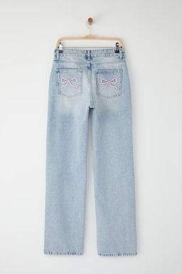 Trendyolmilla Ac?k Mavi More Sustainable Kurdele/Fiyonk Nak?s Detayl? Dusuk Bel Wide Leg Jeans TWOSS25JE00233  фото 7