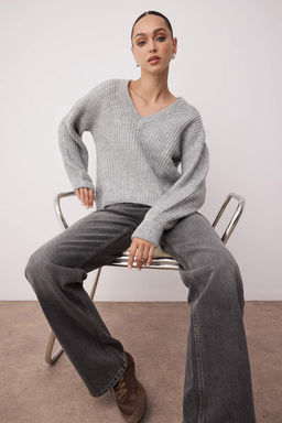 Gri Yumusak Dokulu Genis Kal?p Basic Triko Kazak TWOAW26KZ00092