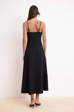 Siyah A-Kesim/Can Form Kalp Yaka Kolsuz Maxi Scuba Krep Orme Elbise TWOSS26EL00262 - Trendyolmilla фото 4