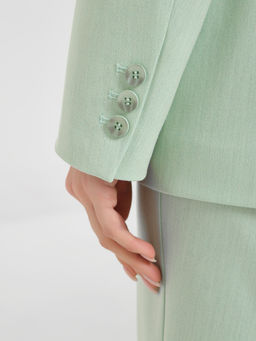 Жакет с фигурным краем борта