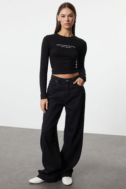 Trendyolmilla Antrasit Slogan Bask?l? Vucuda Oturan Crop Esnek Orme Bluz TWOAW25BZ00148