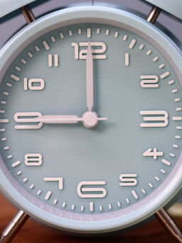 Часы-будильник "Numeral white", blue (16,7х12,5 см)