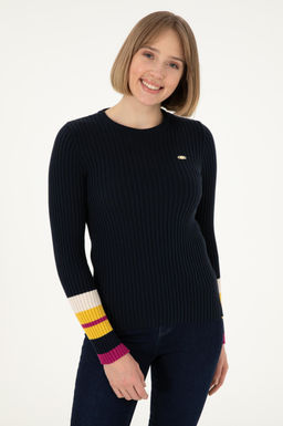 Женский темно-синий свитер Неожиданная скидка в корзине