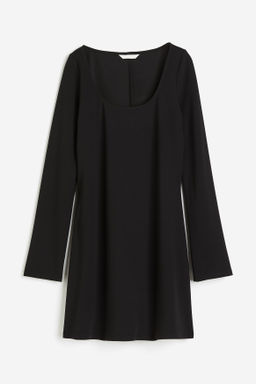 Vestido de punto con escote cuadrado