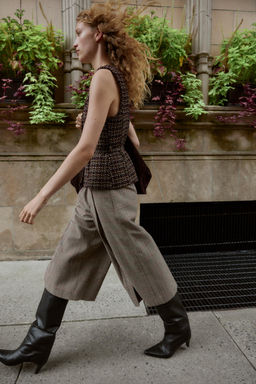 BELTED TEXTURED GILET - Zara фото 5