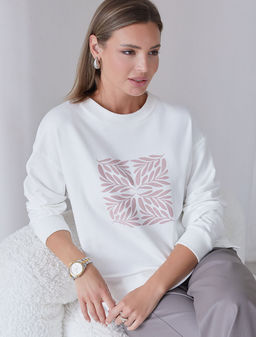 D49.137 Джемпер женский белый_листья