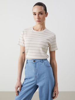 Bisiklet Yaka ?izgili Kad?n Ti??rt