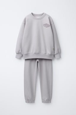 SWEATSHIRT AND JOGGER SET WITH TEXT PATCH