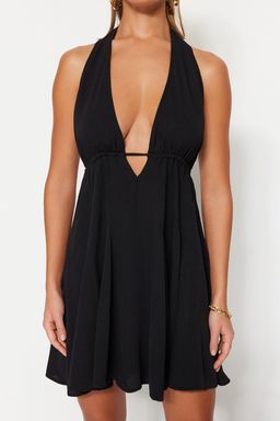 TRENDYOLMILLA Siyah Mini Dokuma S?rt Dekolteli Plaj Elbisesi TBESS23EL00061  фото 14