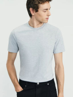 Базовая футболка slim fit / Zarina