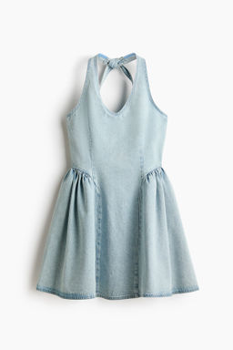 Vestido denim con falda acampanada