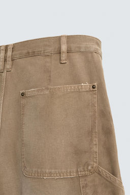 BERMUDA RELAXED FIT BOLSILLO CARPINTERO / Arena