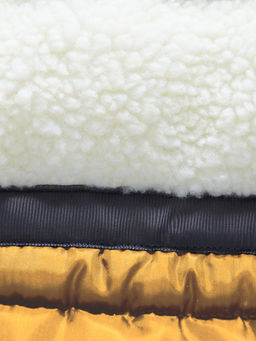 Парка зимняя подростковая для мальчика с капюшоном желтого цвета 9533J