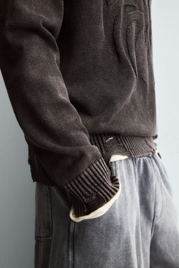 REVERSIBLE SWEATER WITH RIPPED EFFECT - Zara фото 6