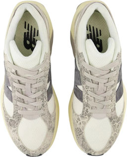 Кроссовки взрослые