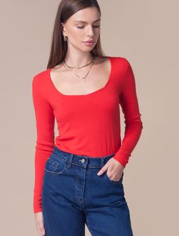 VILATTE / Джемпер тонкой вязки из вискозы с трендовым декольте