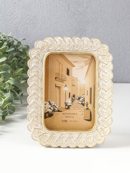 Фоторамка полистоун 10х15 см "Орнамент из листьев" белая с золотом 16,1х1,9х21,3 см