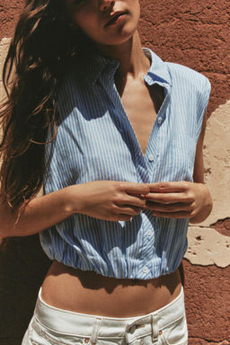 CAMISA CORTA RAYAS HOMBRERAS / Azul / Blanco