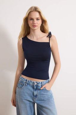 Lacivert Fitted/Vucuda Oturan Asimetrik Yaka Baglama Detayl? Esnek Orme Bluz TWOSS26BZ00078