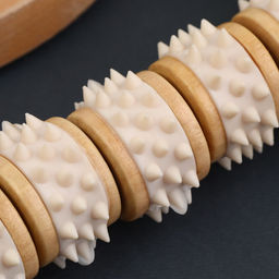 Массажёр «Коромысло», 14.5×8×3 см, деревянный, 5 колёс с шипами, бежевый