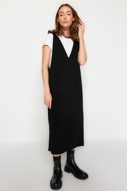 TRENDYOLMILLA Siyah Maxi Triko V Yaka Jile Elbise TWOAW24EL00011