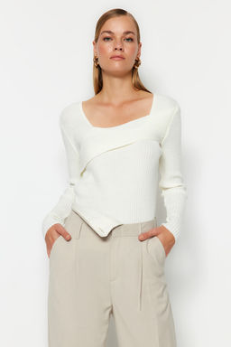 TRENDYOLMILLA Bordo Kare Yaka Triko Kazak TWOAW24KZ00114