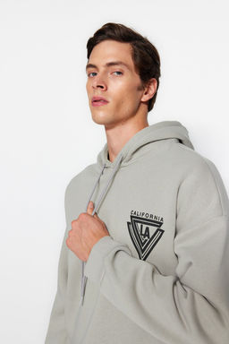TRENDYOL MAN Turuncu %100 Pamuk Kapusonlu / Genis Kesim Kolej Bask?l? Ici Polarl? Sweatshirt TMNAW24SW00063