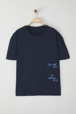 TRENDYOL MAN Lacivert 0versize/Genis Kesim Yaz? Bask?l? %100 Pamuk T-Shirt TMNSS25TS00064
