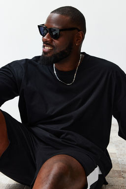 Buyuk Beden Siyah Oversize/Genis Kesim Rahat Basic %100 Pamuklu T-Shirt TMNSS23TS00139