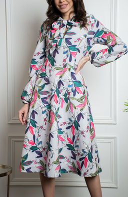 Романтичное платье светло-серый цветы