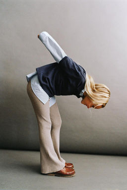 KNITTED BELL BOTTOM LEGGINGS