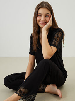 G?mlek Yaka Dantel Detayl? Kad?n Pijama Tak?m?