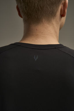 Лонгслив Черный