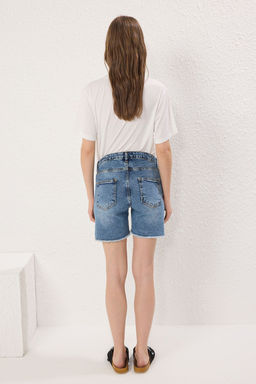TRENDYOLMILLA Mavi Yanlar? Lastikli Hamile Denim Sort TBBSS25AP00029 фото 4