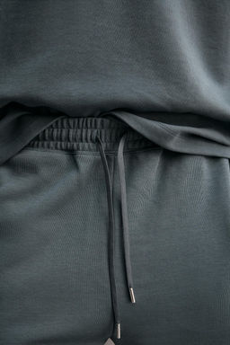 BERMUDA JOGGER RELAXED FIT INTERLOCK / verde lavado - Zara фото 6
