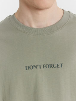 Футболка мужская серая с принтом и надписью "dont forget"