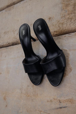 SANDALIA TAC?N PIEL / Negro