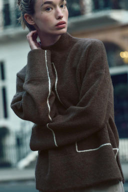 KNIT SWEATER WITH CONTRAST TRIMS