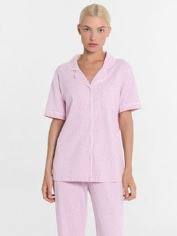 Комплект женский (жакет, бриджи) в лиловом цвете с принтом лиловые волны 592505 - Mark formelle фото 4