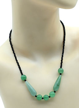 Колье с нефритом искусственным и цирконом шарик гр.3мм, 48см